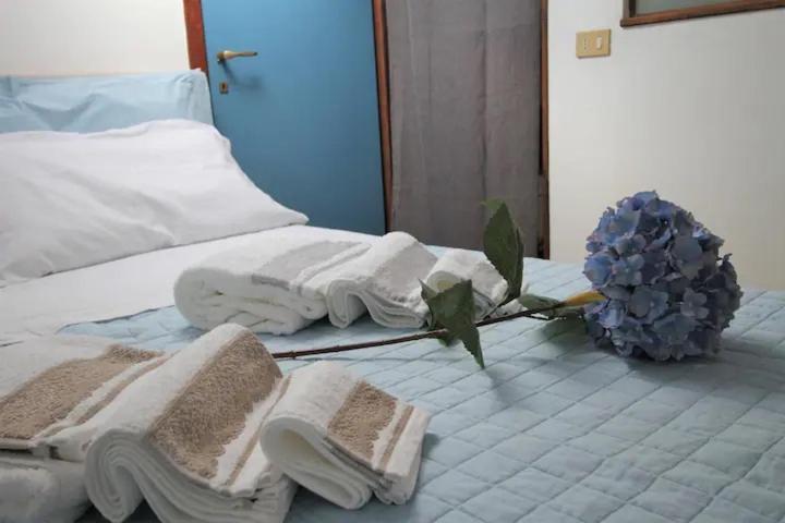Ferienwohnung Accogliente Mansarda Nel Cuore Dell Antica Livorno Exterior foto