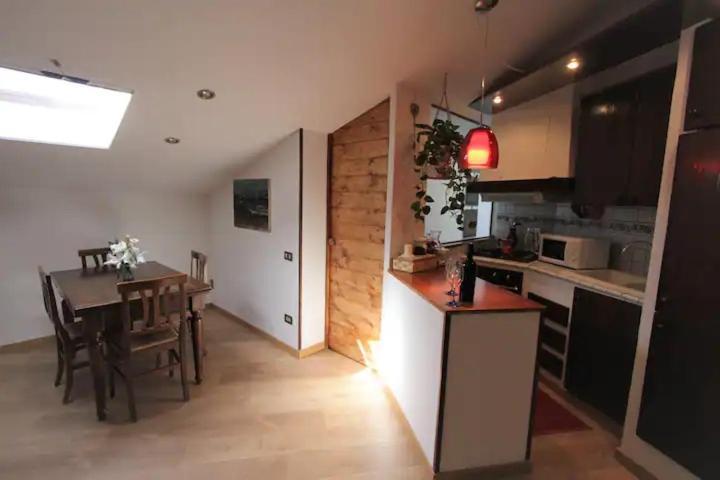 Ferienwohnung Accogliente Mansarda Nel Cuore Dell Antica Livorno Exterior foto